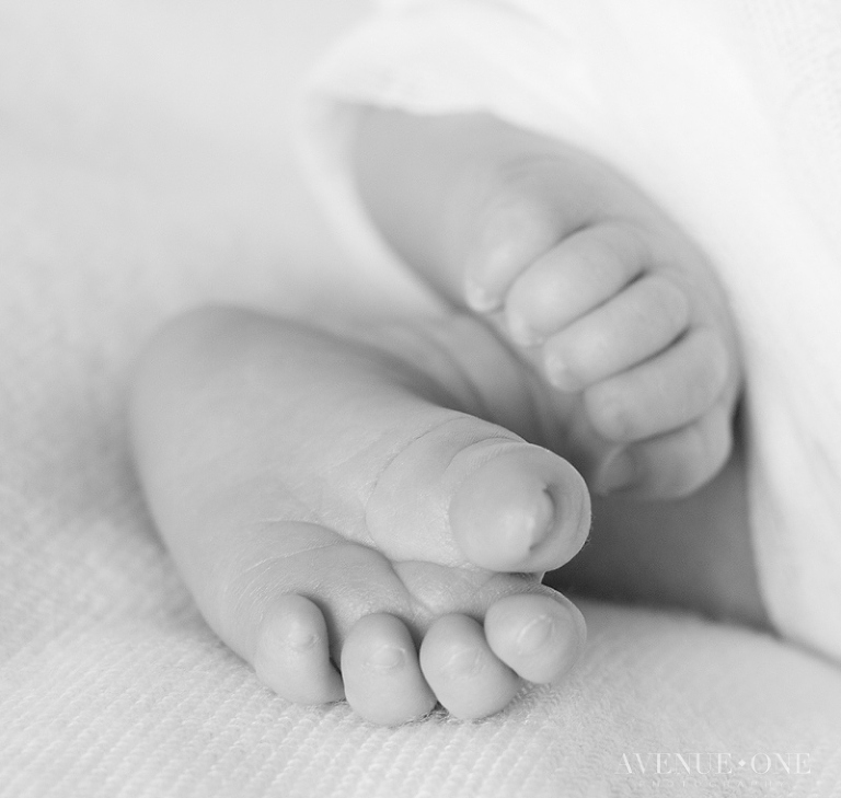 baby newborn feet
