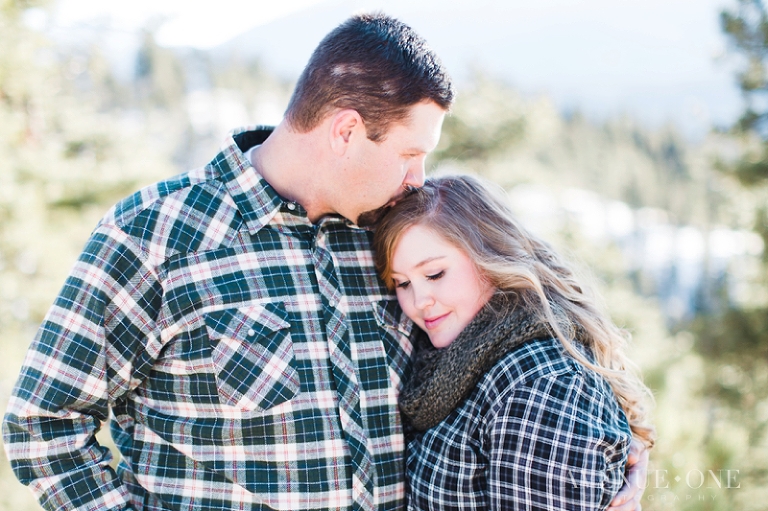 Colorado-mountain-engagement-picture