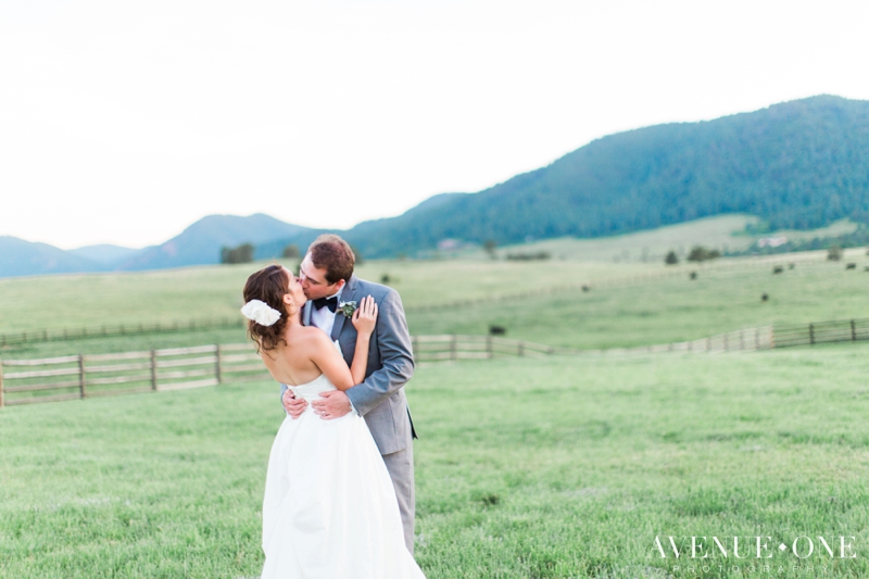 wedding-picture-at-spruce-mountain-ranch