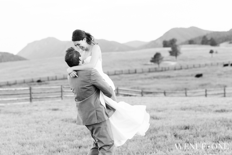 wedding-pictures-at-spruce-mountain-ranch