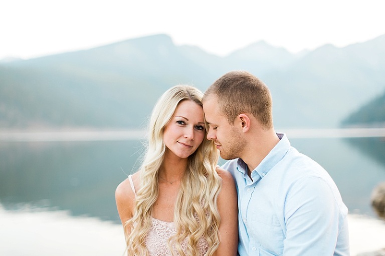 colorado-lake-engagement-sesssion
